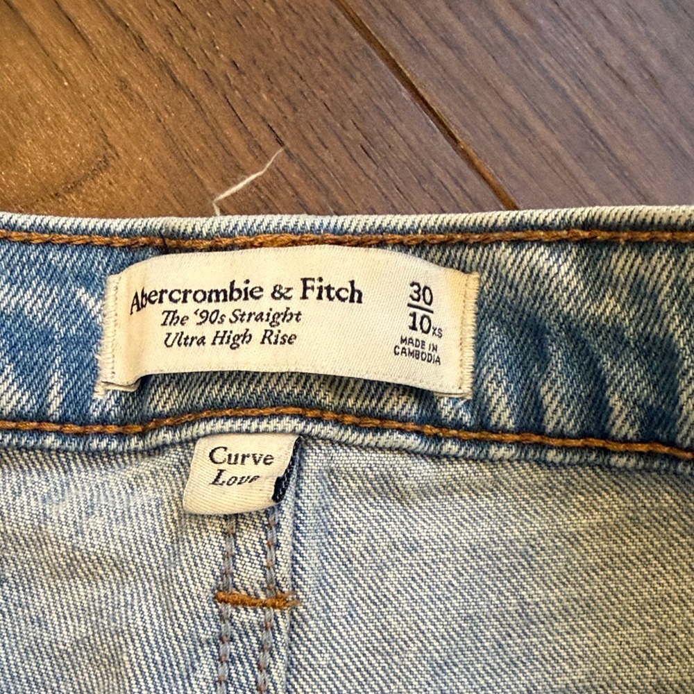 Abercrombie & Fitch 90s Straight Ultra High Rise Curve Love Size 30/10 C11-097 - Picture 2 of 6
